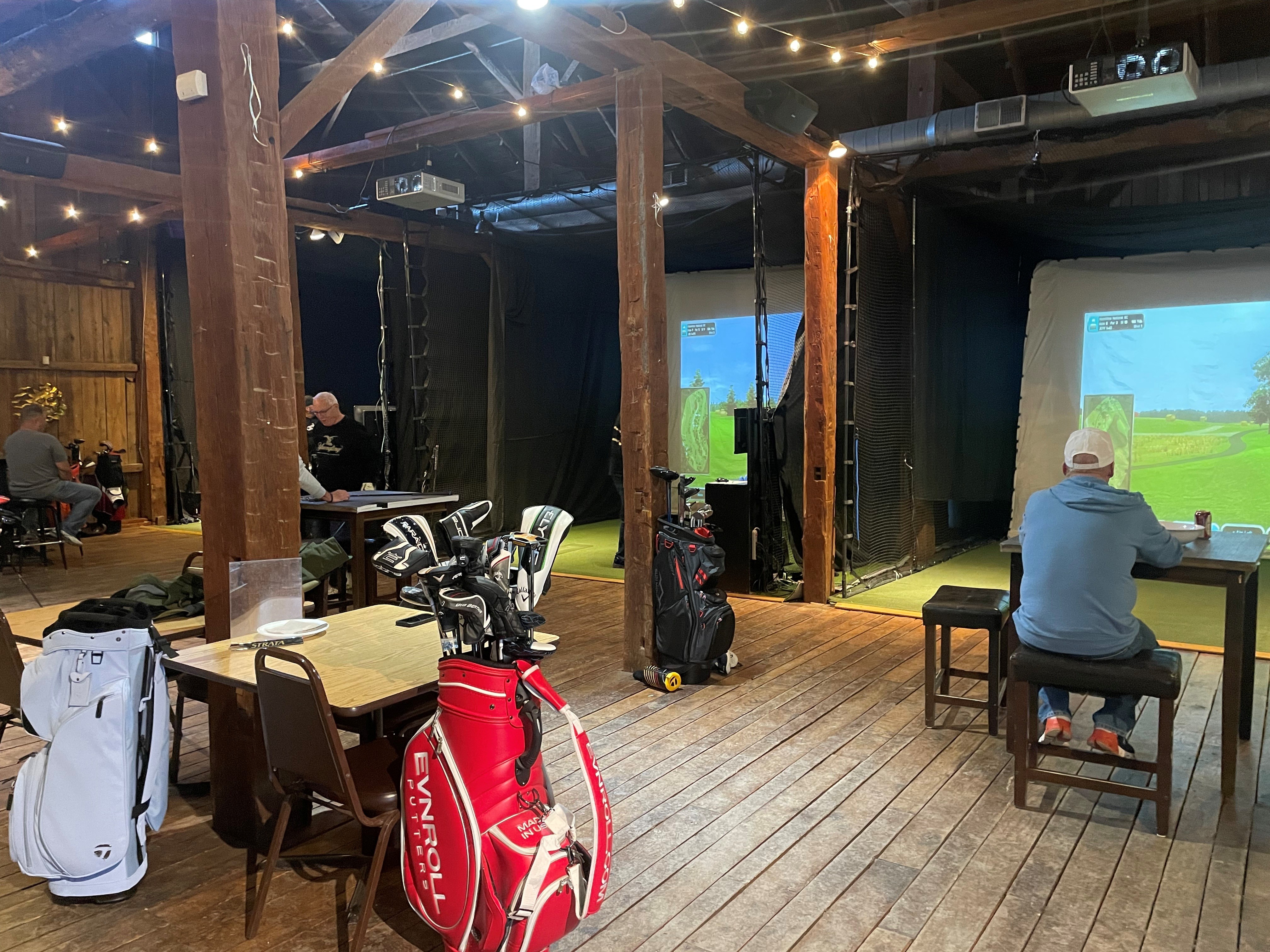 Mulligans Indoor Golf Club - Photo 2